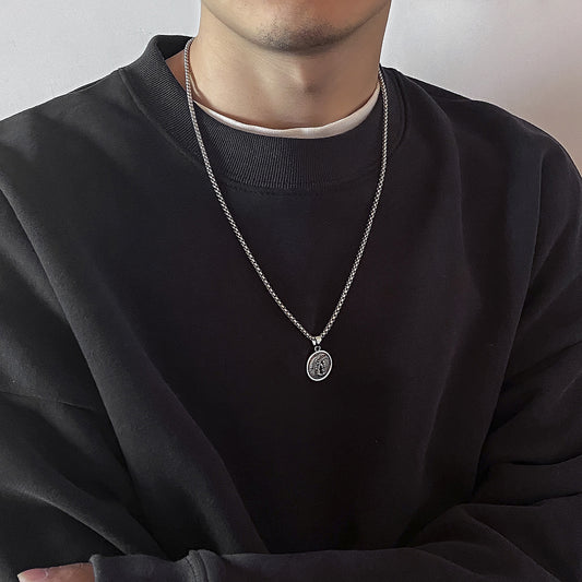 New Geometric Alien Retro Round Card Pendant Necklace Fashion All-Match Sweater Chain For Men